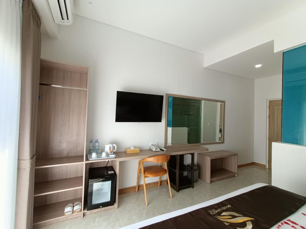 Grand Samota Hotel Sumbawa Buitenkant foto