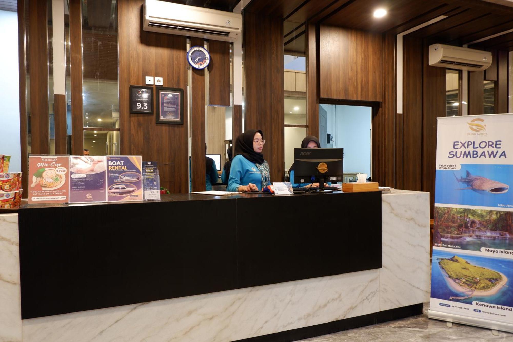 Grand Samota Hotel Sumbawa Buitenkant foto